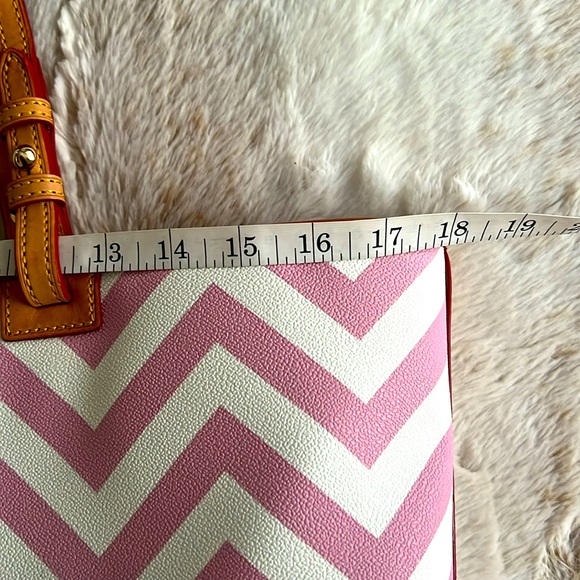 Dooney & Bourke Tote Bag - Picture 5 of 7